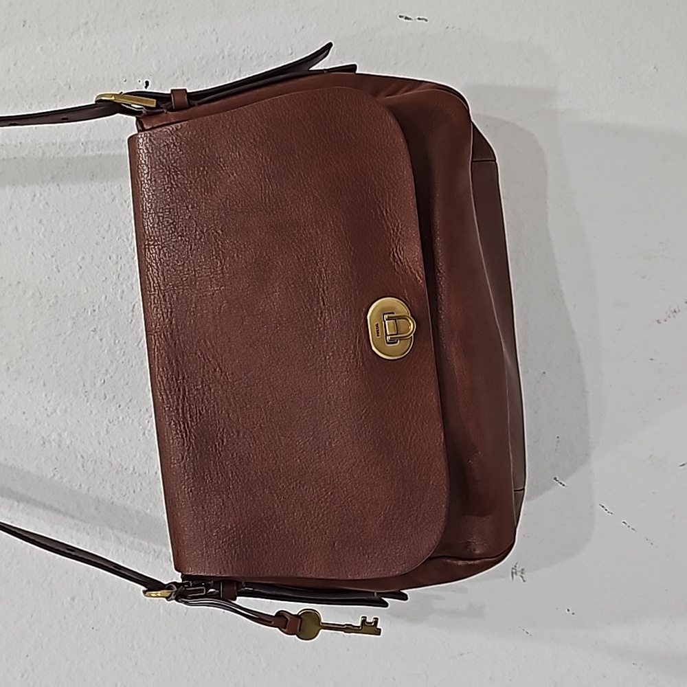 Fossil Women's Gabriella Brown Leather Flap Crossbody NWOT.